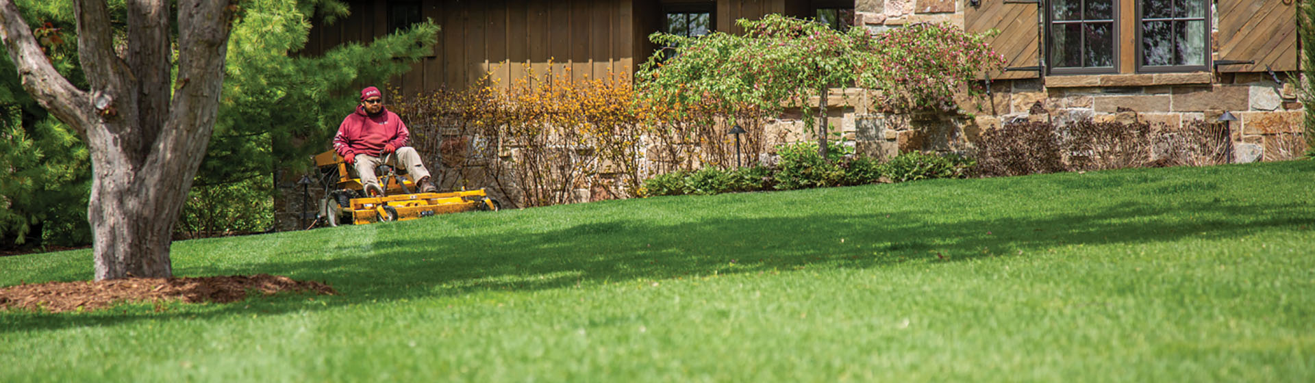 Quality Lawn Care Service Plymouth, MN Scott�s Lawn