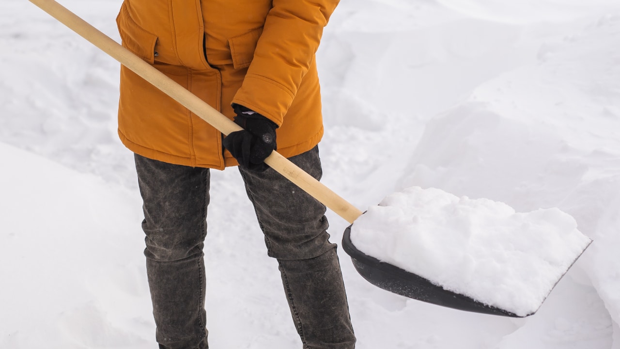 Tips for Safely Shoveling Snow featured image