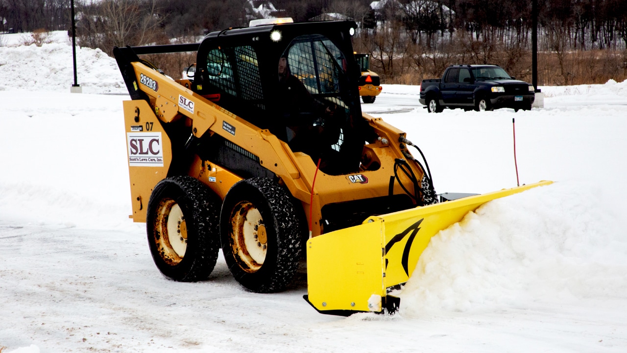 What to Look for in a Commercial Snow Removal Partner (And What to Avoid) featured image
